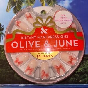 Olive & June Instant Mani Press-Ons Vintage Holiday Bows Medium Oval 42 Nails